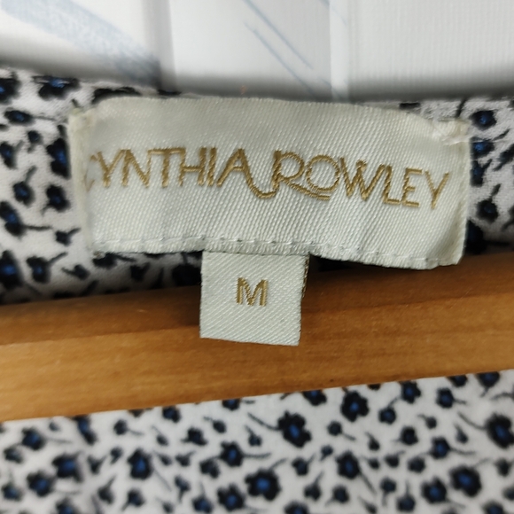 Cynthia Rowley Floral Print V-neck Top - Picture 4 of 10